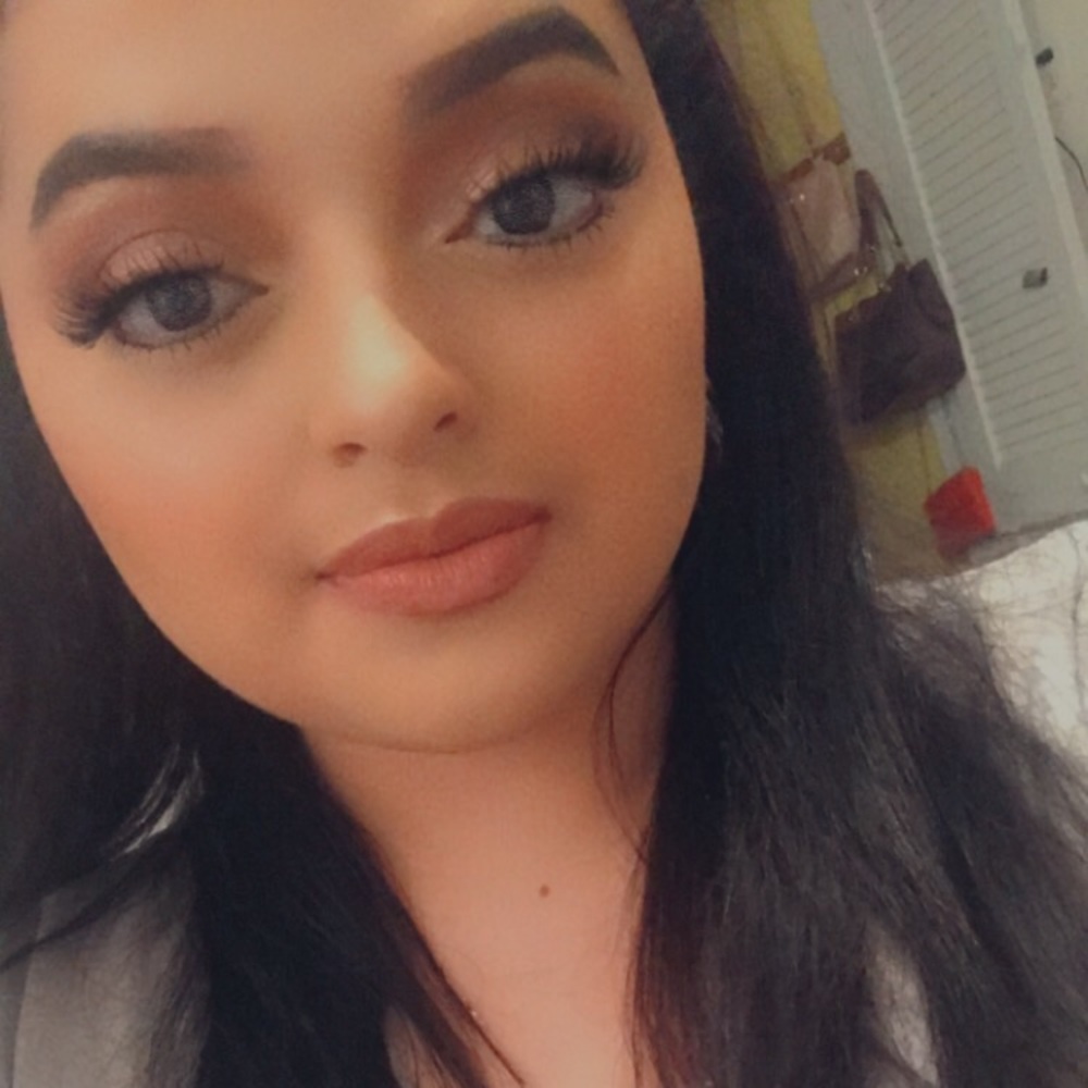 Meet your Posher, Yoselin